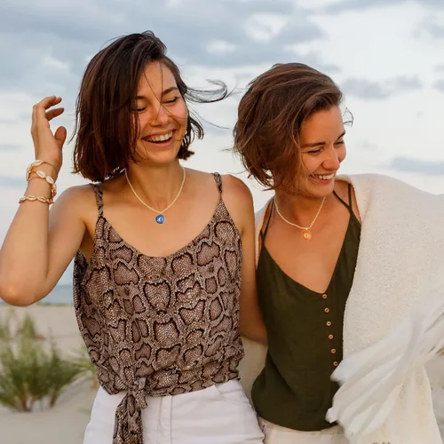 Vista 6 de SmileBelle best friend necklace for 2 as friendship gifts, magnetic butterfly necklace sun and moon necklace as matching friendship necklace for BFF