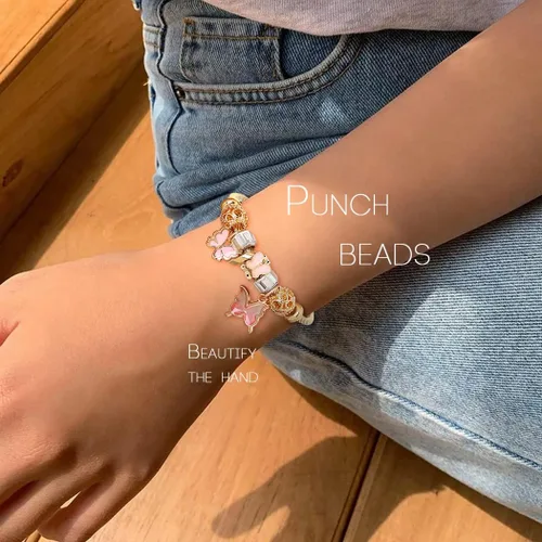 Vista 2 de Navoky Pulsera con dije de mariposa dorada ajustable y abierta para mujeres y niñas