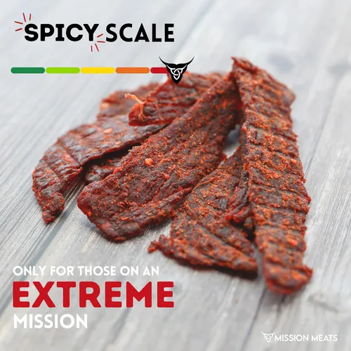 Vista 4 de Delicioso charqui de tocineta real sin curar, charqui hecho a mano en pequeños lotes, Kickin' Sriracha, MSG, libre de nitratos y nitritos