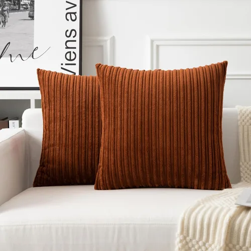 Vista 98 de UGASA - Fundas de almohada decorativas de terciopelo suave y sólidas de Navidad para sala de estar/sofá, 16 x 16 pulgadas, 2 unidades, color burdeos