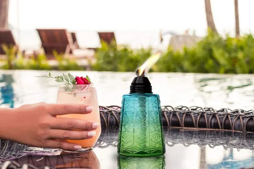 Vista 4 de Backyadda Elegantes linternas de cristal para tu mesa o patio con muchos colores para elegir. Juego de 3 linternas (azul caribeño)