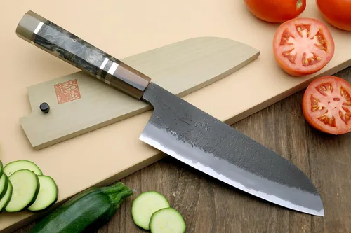 Vista 3 de Yoshihiro Hayate ZDP189 - Cuchillo multiusos Santoku de acero inoxidable de alto carbono, mango octogonal de madera de ébano con anillo de plata