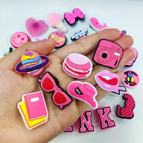 Vista 5 de Veramz 37 dijes de cocodrilo rosa para niñas y mujeres, dijes para zapatos de cocodrilo, dijes para zapatos, sandalias de zueco, lindos accesorios
