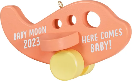 Vista 7 de Hallmark Keepsake Adorno de Navidad 2022, Primer cochecito de Navidad del bebé, porcelana