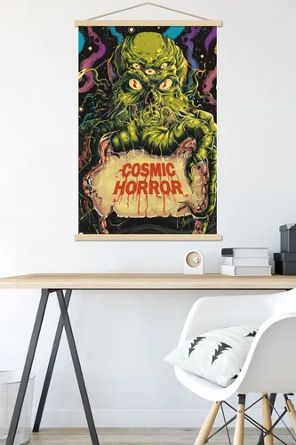 Vista 5 de Trends International Cthulhu Monster - Póster clásico de pared de terror, 22.375 x 34 pulgadas, paquete de impresión premium y colgador de madera