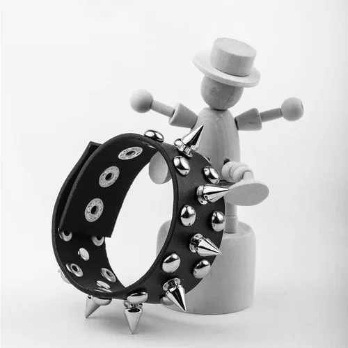 Vista 5 de Eigso 2-5 pulseras de piel sintética para hombres y mujeres, pulseras góticas steampunk ajustables con cadenas