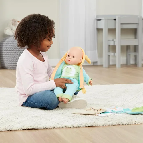 Vista 5 de Melissa & Doug Mine to Love Ropa de muñeca para jugar y combinar, para muñecas unisex de 12"-18" (6 piezas)