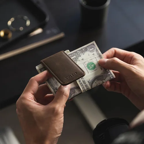 Vista 6 de VULKIT Clip magnético de cuero para dinero, diseño minimalista con capacidad para hasta 15 efectivos