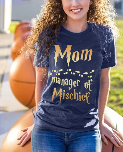 Vista 3 de Camiseta divertida para mujer, camiseta de gerente de travesuras, camiseta fantástica para mamá, mago, camiseta mágica para el día de la madre