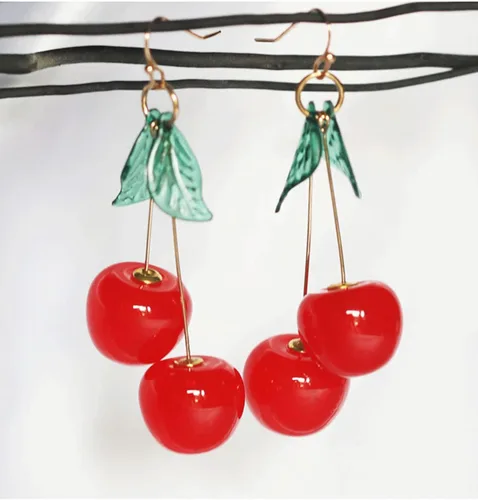 Vista 3 de Bonitos aretes de cereza para mujeres y niñas, divertidos aretes colgantes de fruta roja, chapados en oro de 18 quilates, dije de hoja verde, borla
