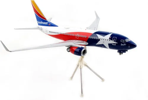 Vista 2 de GeminiJets G2SWA1010 Southwest Airlines Boeing 737-700 California One N943WN; Escala 1:200
