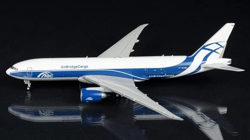 Vista 3 de Gemini Jets GJABW1949 AirBridgeCargo Airlines Boeing B777-200LRF 777F VQ-BAO Escala 1:400
