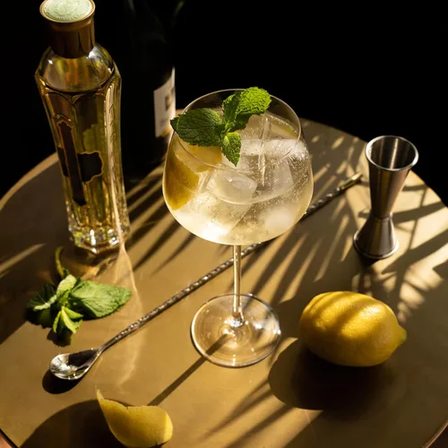 Vista 6 de Viski Vasos de cóctel con tallo en ángulo para Aperol Spritz, Campari Spritz, tónico, cócteles clásicos, elegantes vasos de cristal de tallo largo
