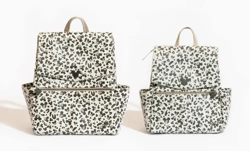 Vista 8 de Freshly Picked Mini mochila clásica convertible para pañales, Mickey Leopardo, talla única , Clásico