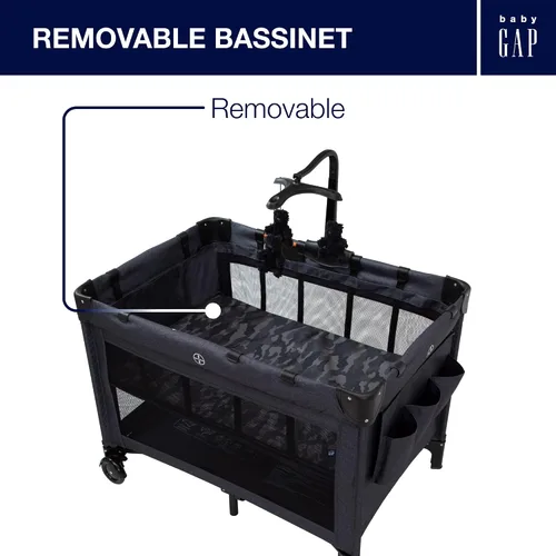 Vista 3 de babyGap Deluxe Play Yard de Delta Children - Cuenta con un moisés extraíble y una mesa cambiadora, camuflaje negro
