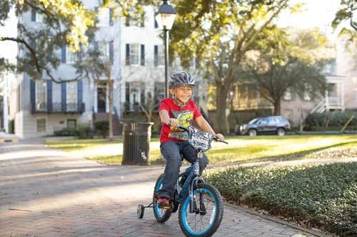 Vista 5 de Dynacraft Invader 16-Inch Kids BMX Bike for Ages 5–7 Years, Beginner Bicycle with Coaster Brake and Training Wheels, Blue and Red