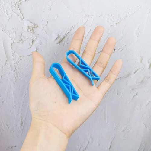 Vista 3 de AUEAR, Paquete de 10 clips para bolsas de basura, abrazadera de cubo de basura, clip de fijación antideslizante, color azul