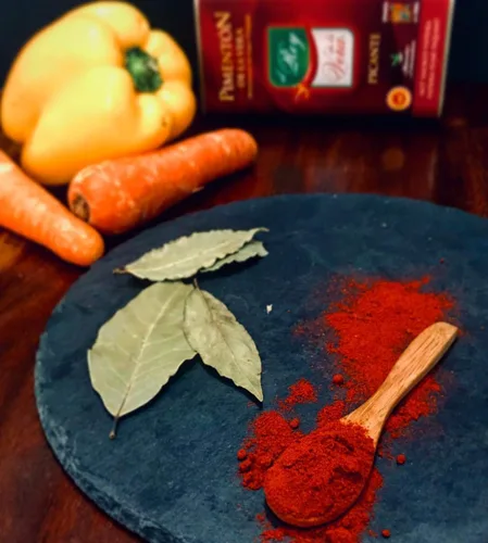 Vista 2 de Pimentón Ahumado Caliente Picante (Pimentón) de España 26.46 oz