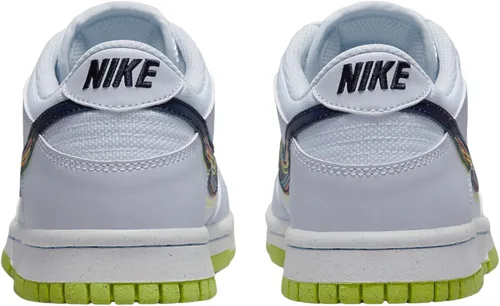 Vista 66 de Nike Kid's Dunk Low Sneaker