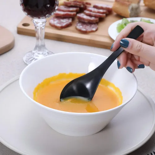 Vista 4 de HIWARE Cucharas de sopa gruesas de color negro mate, cucharas de sopa de acero inoxidable, cucharas de mesa, juego de 6