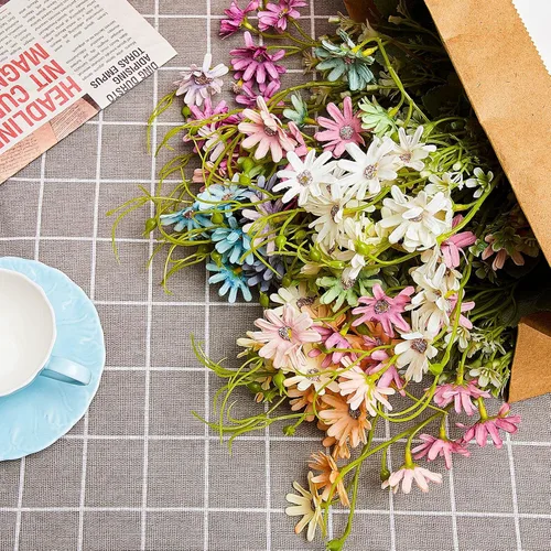 Vista 5 de 6 paquetes de flores artificiales pequeñas de margaritas, ramo de flores Mezcla multicolor, uso en interiores y exteriores, decoración de jarrón