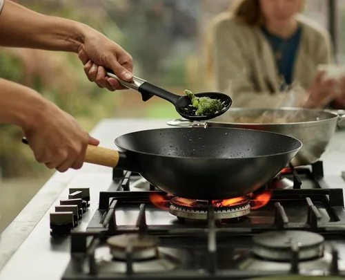 Vista 11 de Joseph Joseph Elevate Fusion - Utensilios de cocina de silicona de 3 piezas, soporte compacto, sin BPA, resistente al calor, juego de utensilios