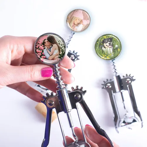 Vista 4 de ubjva Abrebotellas de vino con foto personalizada, sacacorchos de aleación de zinc con alas, plateado, 7 x 2.5 pulgadas, perfecto para restaurantes