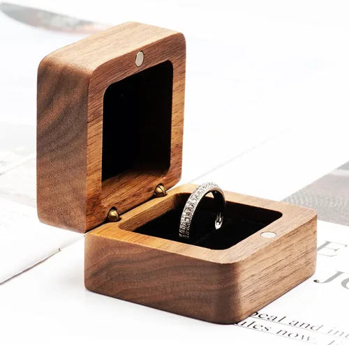 Vista 6 de COSISO Caja de regalo para anillo de compromiso de madera de nogal, caja de almacenamiento para propuesta de cumpleaños (interior negro)