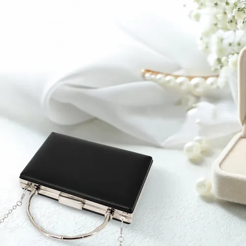 Vista 3 de Bolso de mano para mujer con cadena, elegante bolso de noche para bodas, bailes, cócteles y formales A Style 13-negro