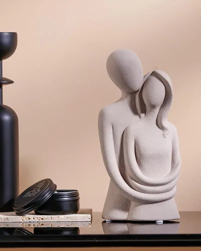 Vista 2 de HYFAN Estatua de amor abrazando pareja cerámica decoración romántica adorno figura regalo escultura significativa para dormitorio, hogar, oficina