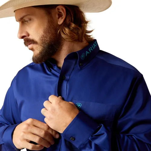 Vista 100 de Ariat Camisa de sarga con logotipo del equipo para hombre