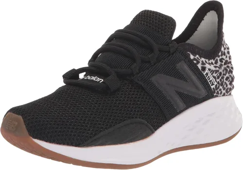 Vista 16 de New Balance Tenis unisex para bebé Fresh Foam Roav V1 sin cordones Aluminio ligero y negro.