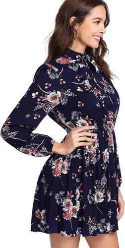 Vista 3 de Floerns - Vestido corto de manga larga con cuello alto falso y estampado floral para mujer