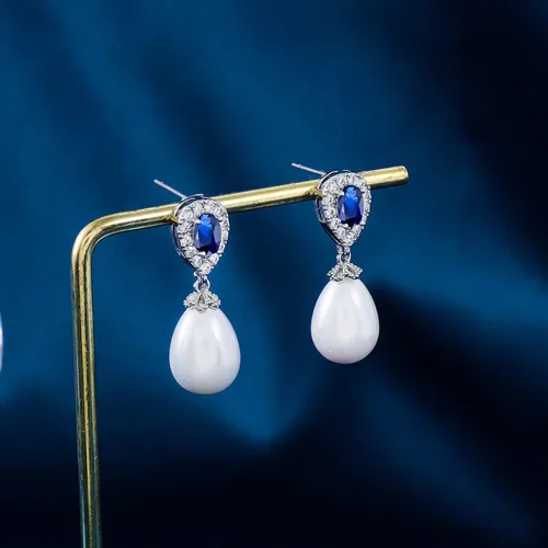 Vista 6 de Juego de collar y aretes de perlas redondas de circonita cúbica para mujer