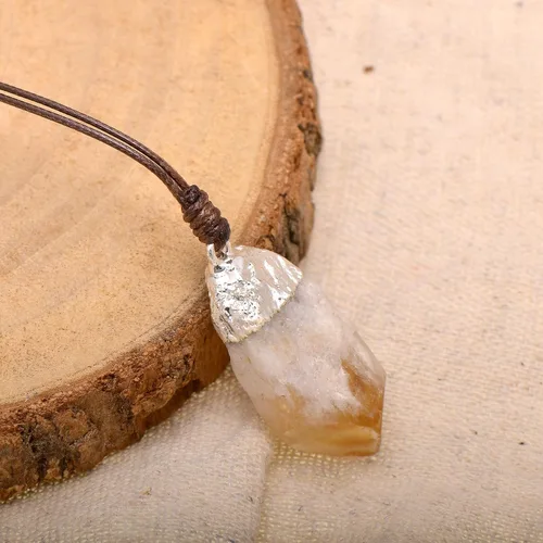 Vista 3 de Collar colgante de cristal de cuarzo citrino natural trenzado a mano, tono de oro blanco