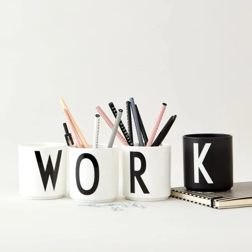 Vista 6 de Design Letters Taza de café con inicial A-Z Taza de café de Navidad con monograma para hombres, mujeres, tazas de porcelana de 11 onzas, taza