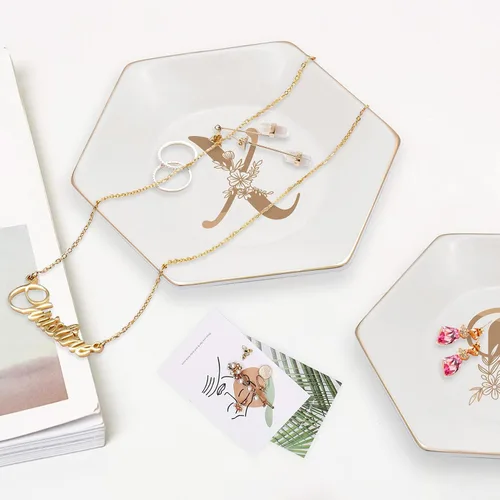 Vista 2 de CARAKNOTS Bandeja de joyería, regalos de Navidad, plato con anillo en X con monograma floral dorado, regalos personalizados para mujeres, plato