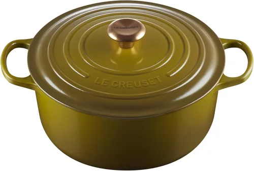 Vista 9 de Le Creuset Horno holandés redondo Signature de hierro fundido esmaltado, 4.5 cuartos de galón., Artichaut