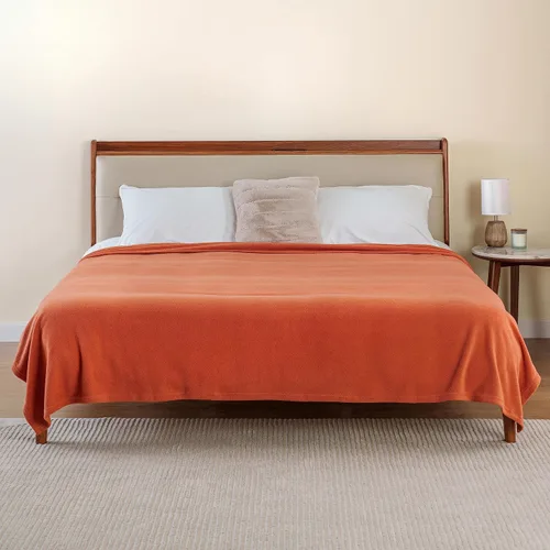 Vista 6 de Manta Berkshire Microforro Tamaño King para Cama Amberglow Naranja, Manta de Microforro Suave y Transpirable para Cama, Sofá o Sofá Cama, 90 x 108