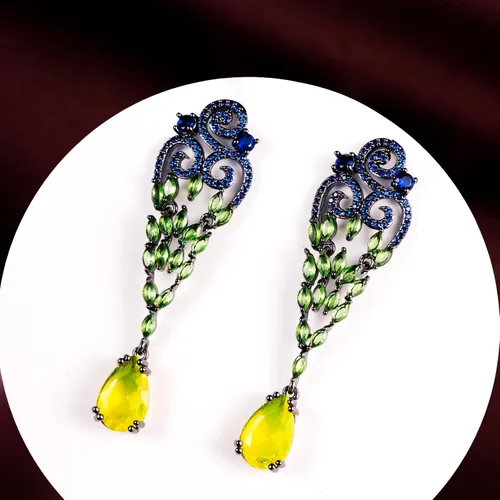 Vista 6 de Aretes colgantes de cristal vintage para mujer, diseño de lágrima, circonita cúbica, hipoalergénicos, para boda, graduación, palacio, para mamá