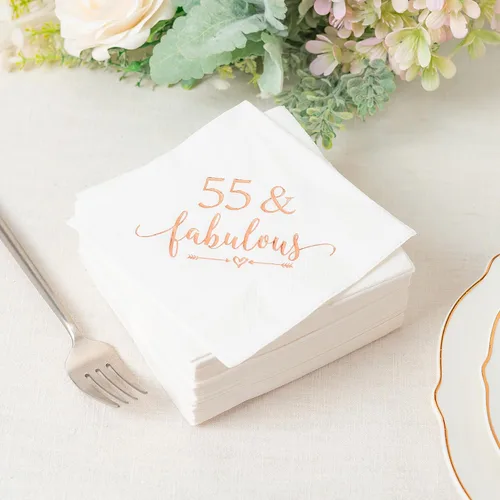 Vista 3 de Crisky Servilletas de 3 capas de oro rosa para mujer, decoraciones de cumpleaños 55, suministros de mesa de postre Bevergae para cumpleaños 55, 50