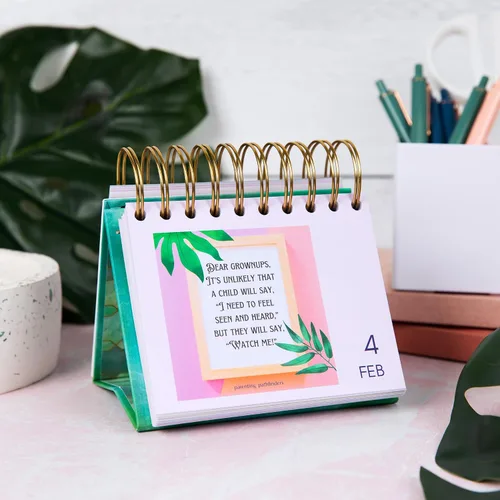 Vista 4 de Parenting Pathfinders® Calendario diario perpetuo de escritorio sin fecha, calendario inspirador y de apoyo Page-A-Day para padres y cuidadores