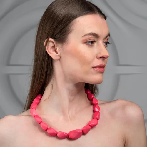Vista 2 de ZAVANA Collar llamativo de 22 pulgadas de largo para mujer, hecho a mano, bohemio, elegante, grueso, con eslabones de resina trenzados
