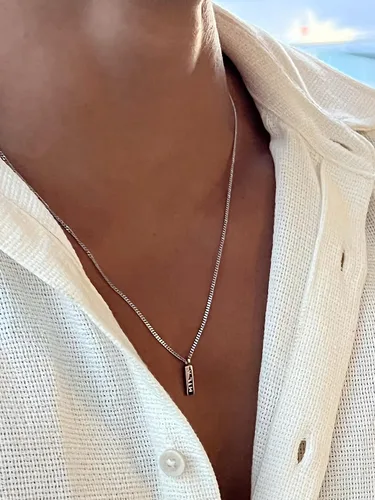 Vista 3 de Collar para hombre Collar con colgante en L Unisize L cadena de acero inoxidable para hombres y mujeres, collares geniales, cadena alternativa