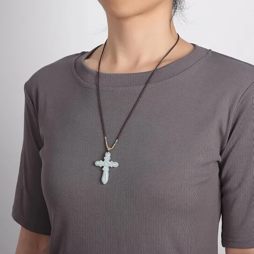 Vista 2 de Collar con colgante de jade real para mujeres y hombres, zorro, queen, dona, cruz, mariposa, elefante, sol filipino, joyería con dije de jadeíta