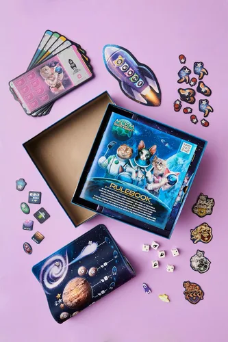 Vista 7 de Rebel Studio MLEM: Juego de mesa de la agencia espacial – ¡Aventuras Perfectas de Gastronautas! Juego de estrategia con dados, divertido juego