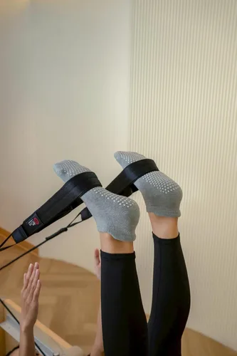 Vista 6 de RATIVE - Calcetines antideslizantes para yoga, pilates y hospitales, para adultos, hombres y mujeres