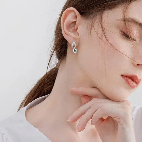 Vista 5 de Pendientes y anillo de plata de ley con notas musicales y clave de agudos, joyería musical para mujer