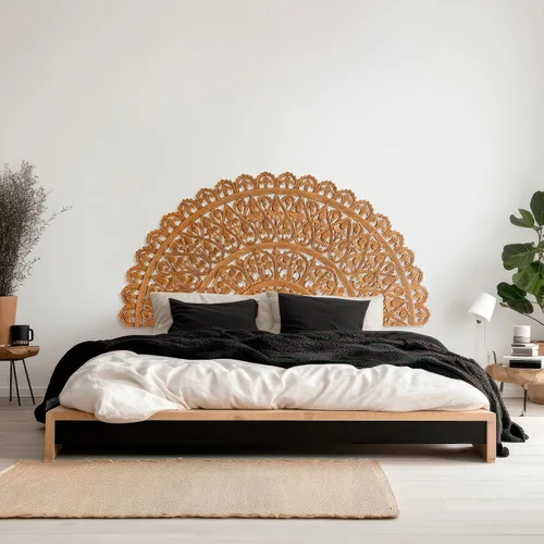 Vista 2 de Cabecero de Madera Queen Half Moon, Tallado de Mandala Redondo Elaborado en Teca Reutilizada, Muebles de Madera de por Vida Hechos a Mano