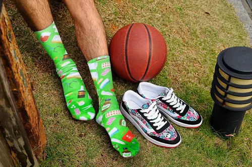 Vista 5 de Benefeet Sox Calcetines médicos impresos en 3D para mujeres y hombres, divertidos regalos de graduación de enfermería, calcetines de médico
